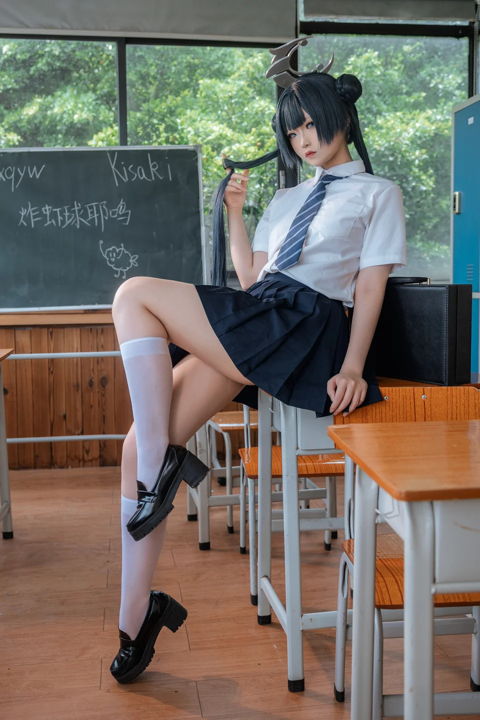 炸虾球耶呜_No_001_蔚蓝档案_妃咲_制服_44P_102MB tg@simisebaisi 【丝足阁】014.webp